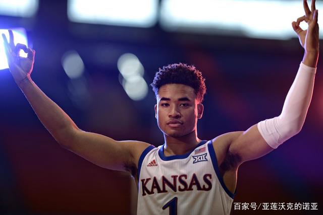 星锐赛：陈国豪24+18大学生联队逆转二年级队