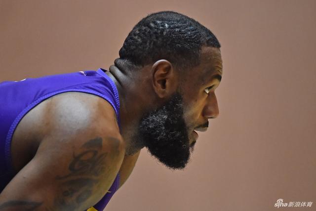 WCBA大庆队与福建队冲突罚单：20人被罚款停赛